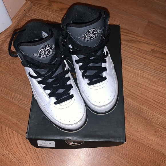 Jordan retro 2s - Picture 2 of 2